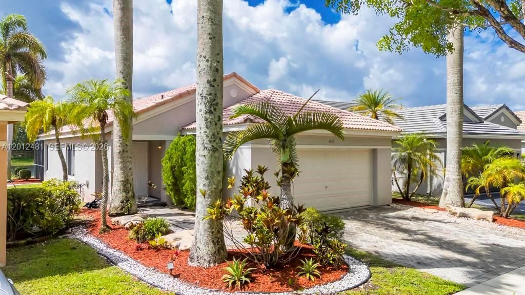 For Sale: $675,000 (3 beds, 2 baths, 1390 Square Feet)
