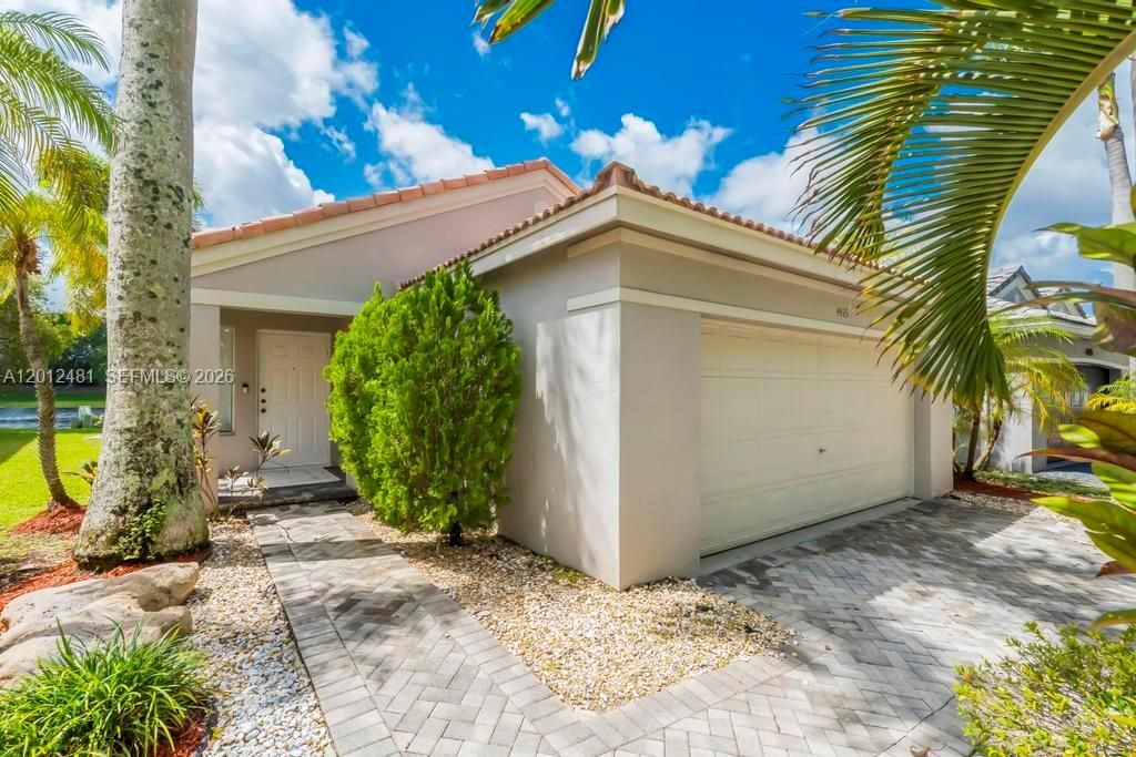 For Sale: $675,000 (3 beds, 2 baths, 1390 Square Feet)