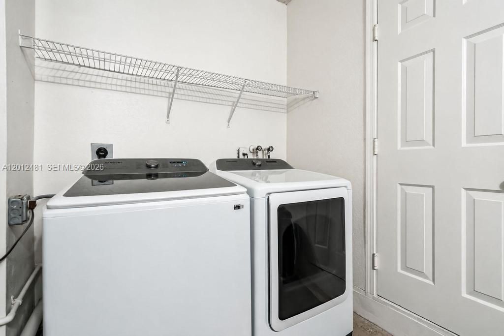 For Sale: $675,000 (3 beds, 2 baths, 1390 Square Feet)