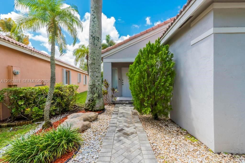 For Sale: $675,000 (3 beds, 2 baths, 1390 Square Feet)