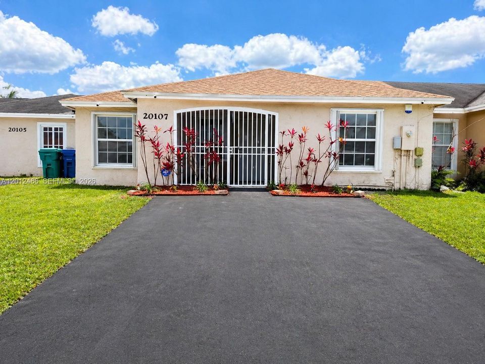 En Venta: $430,000 (3 camas, 2 baños, 1140 Pies cuadrados)