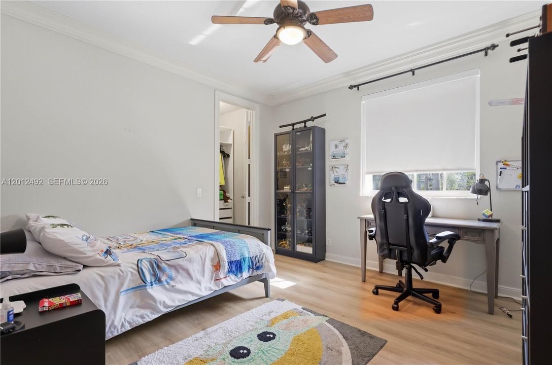 For Sale: $2,149,000 (6 beds, 4 baths, 4985 Square Feet)