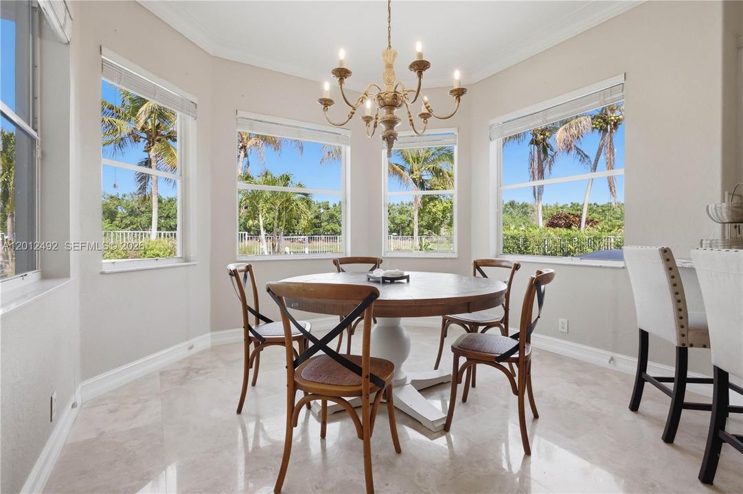 For Sale: $2,149,000 (6 beds, 4 baths, 4985 Square Feet)
