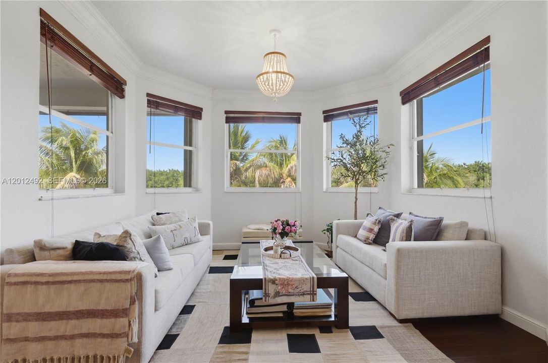 For Sale: $2,149,000 (6 beds, 4 baths, 4985 Square Feet)