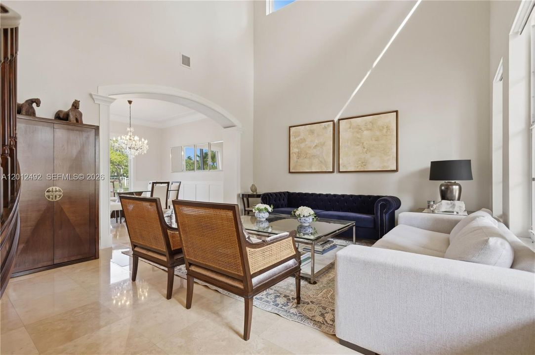 For Sale: $2,149,000 (6 beds, 4 baths, 4985 Square Feet)