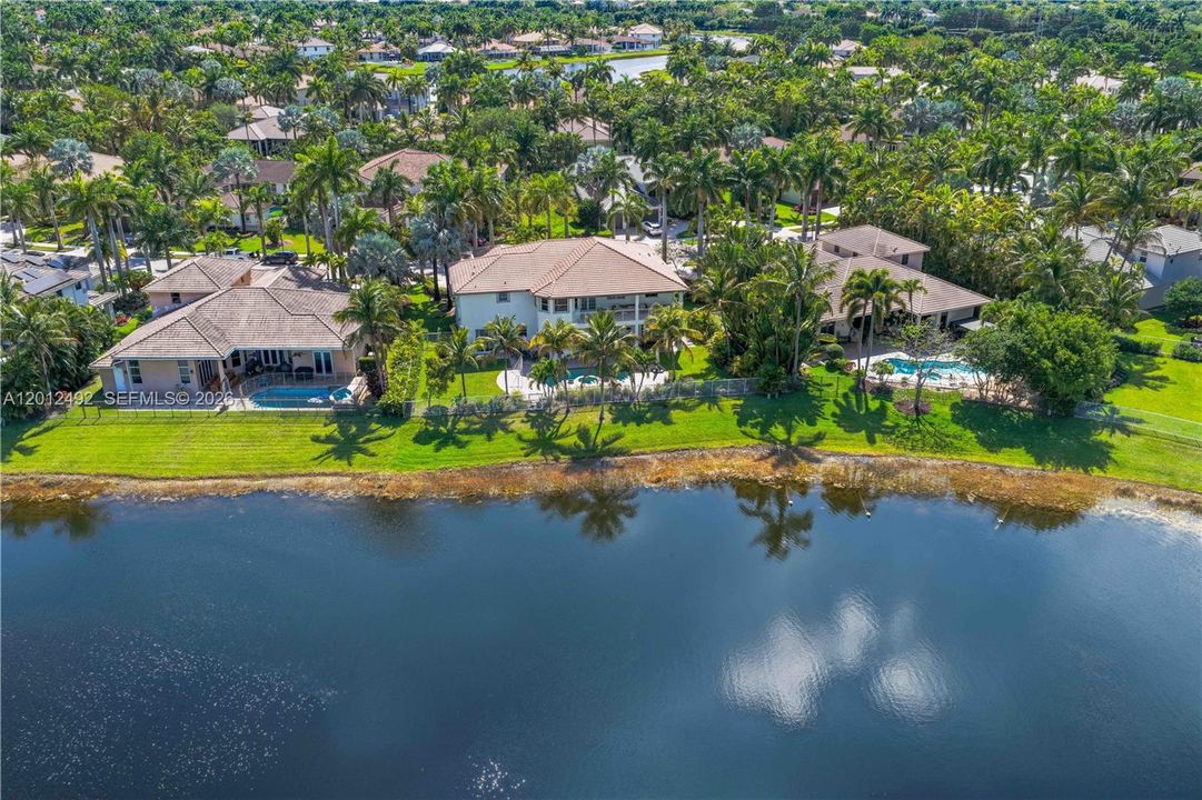 For Sale: $2,149,000 (6 beds, 4 baths, 4985 Square Feet)