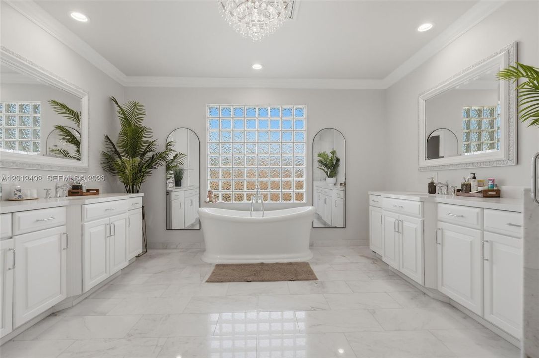For Sale: $2,149,000 (6 beds, 4 baths, 4985 Square Feet)