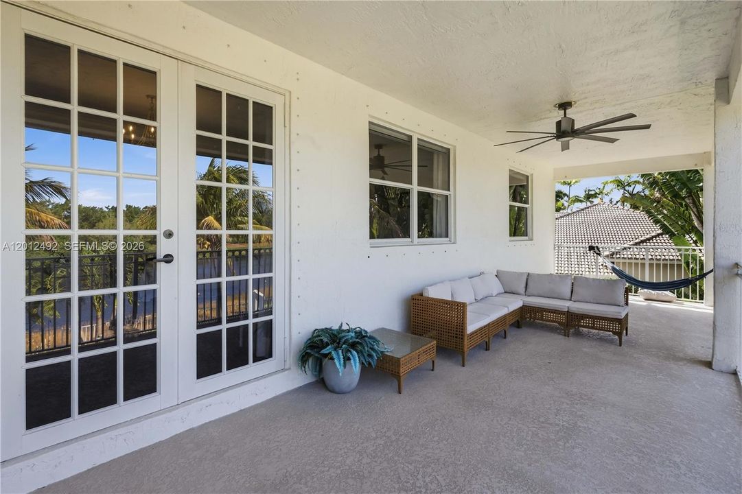 For Sale: $2,149,000 (6 beds, 4 baths, 4985 Square Feet)