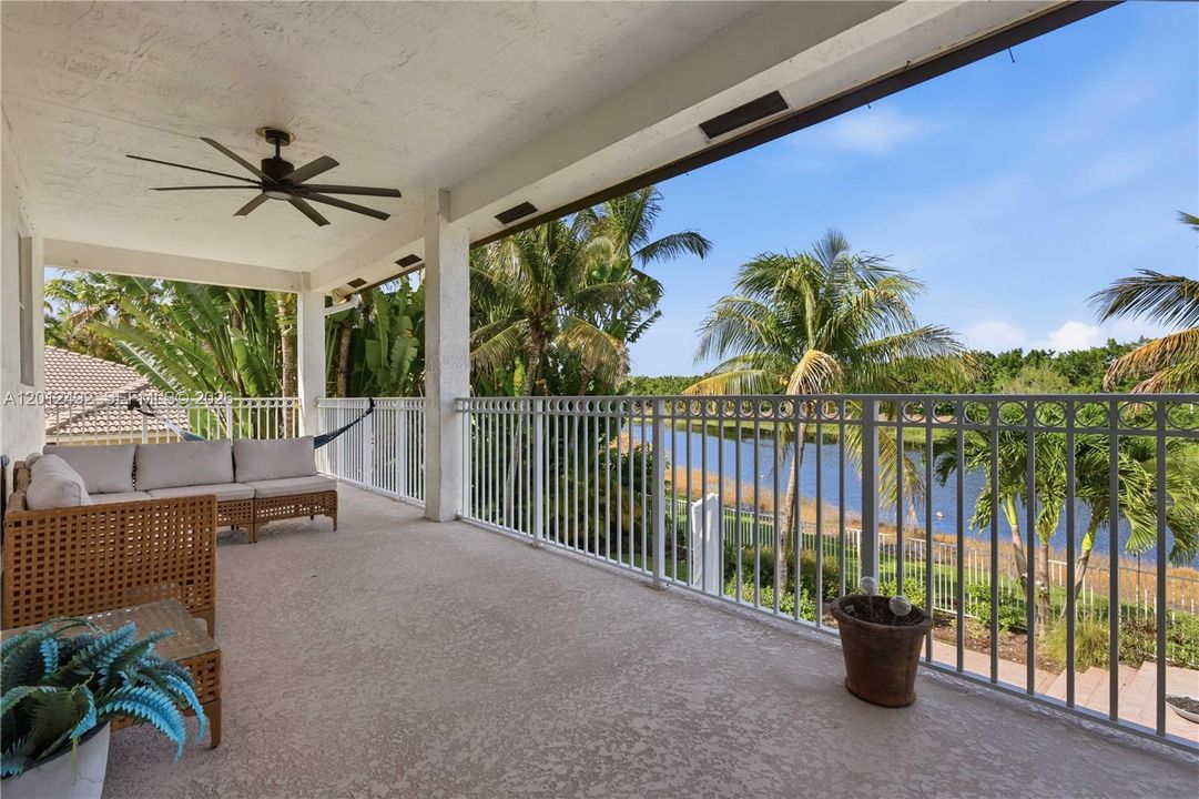 For Sale: $2,149,000 (6 beds, 4 baths, 4985 Square Feet)