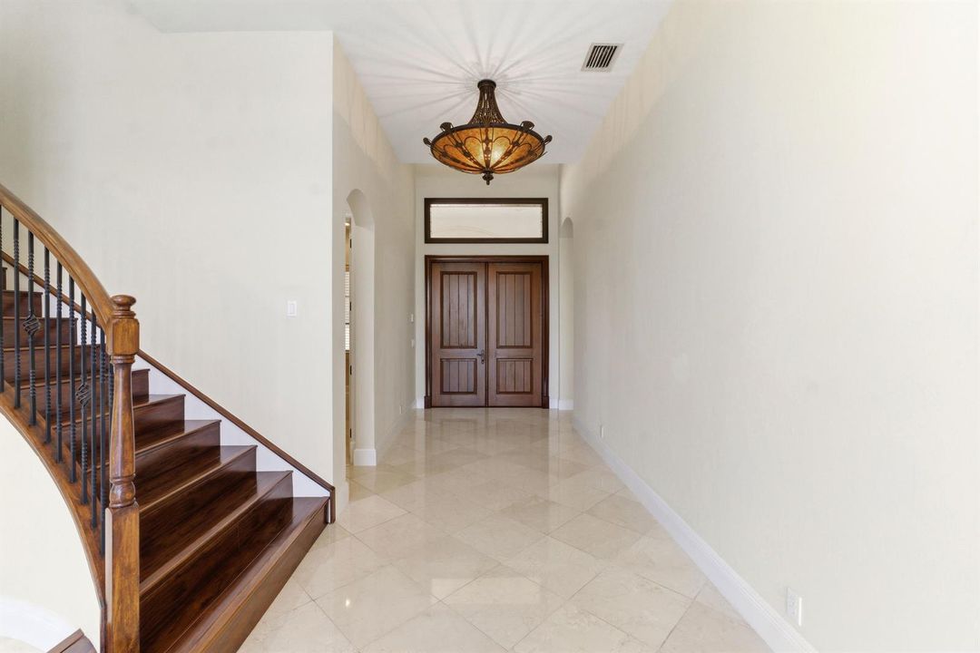 8289 Emerald Ave041