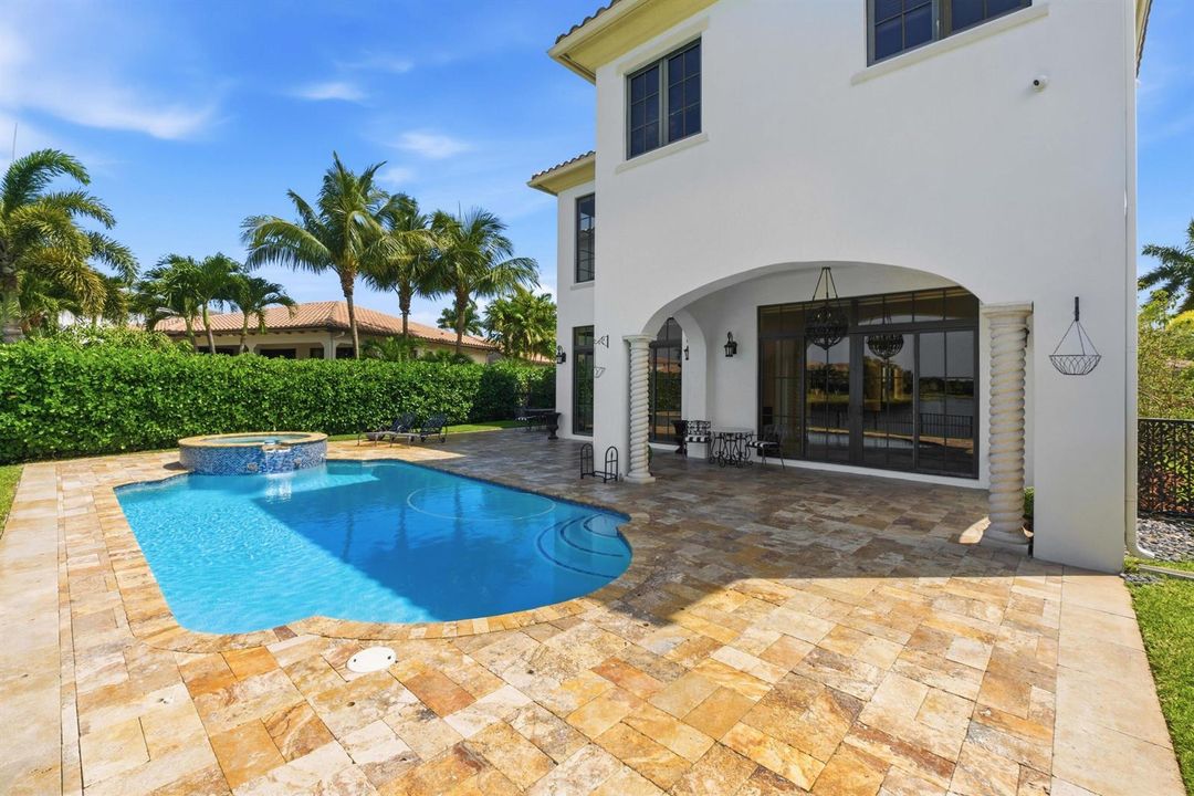 8289 Emerald Ave030
