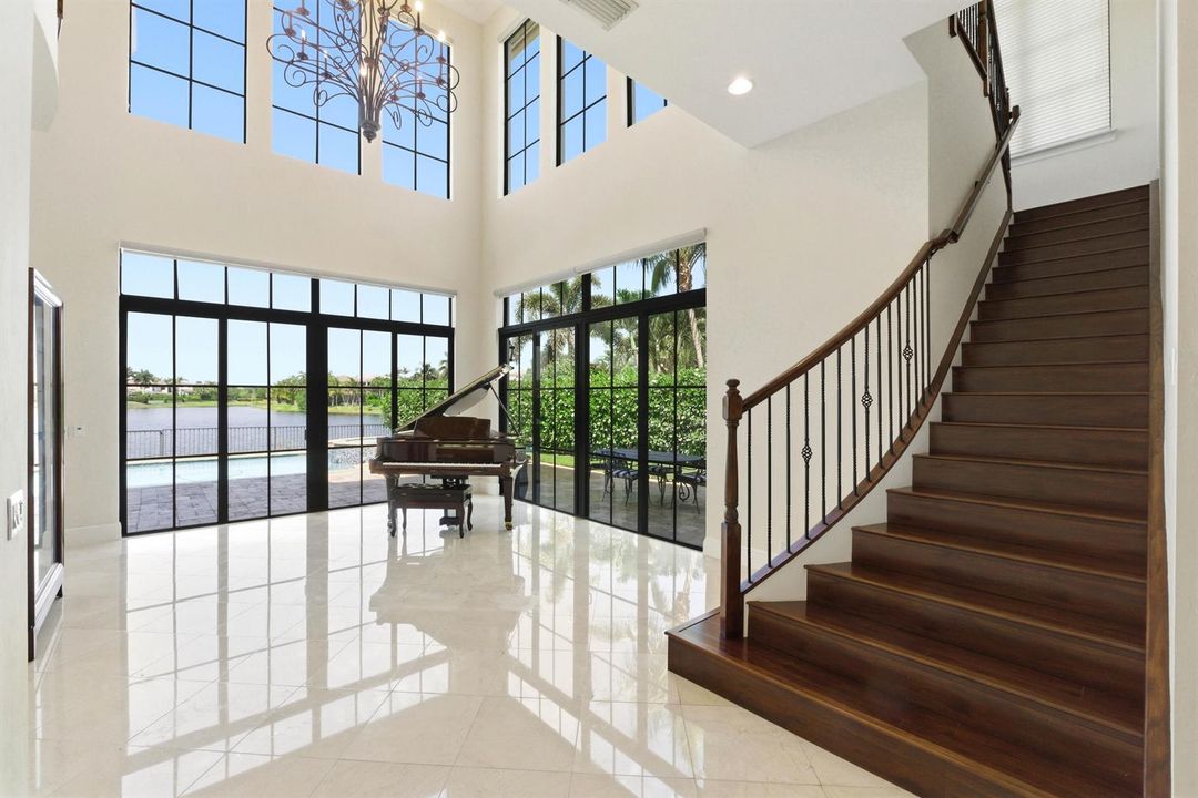 8289 Emerald Ave042