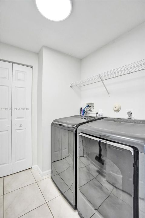 В аренду: $3,700 (2 спален, 2 ванн, 1636 Квадратных фут)