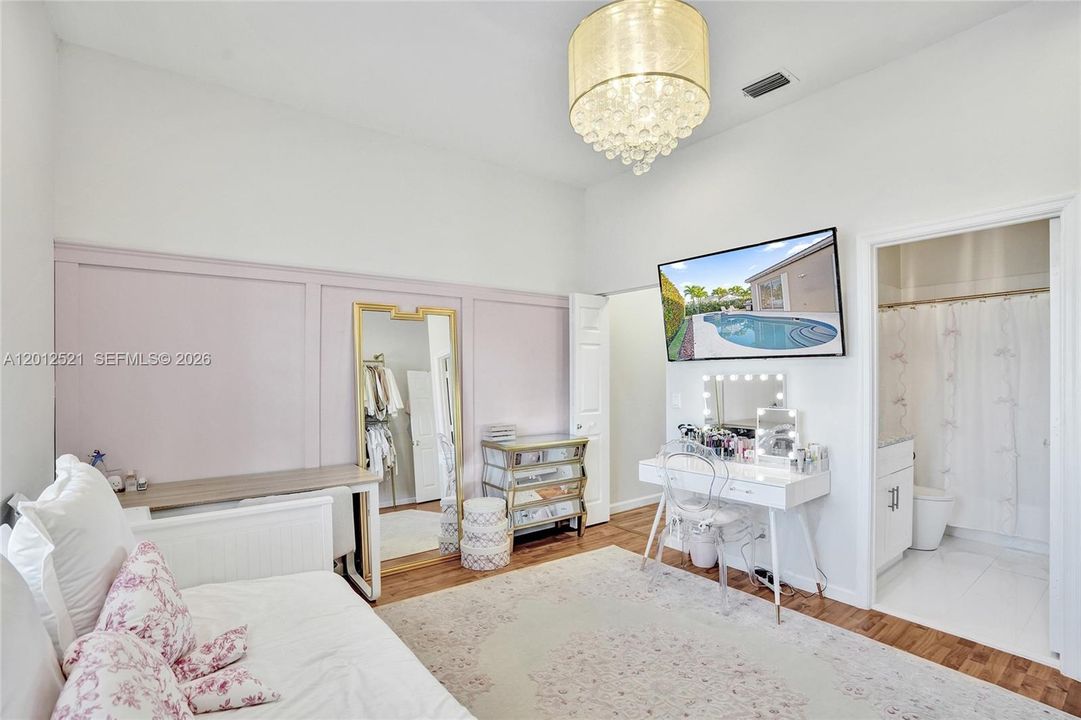 В аренду: $3,700 (2 спален, 2 ванн, 1636 Квадратных фут)