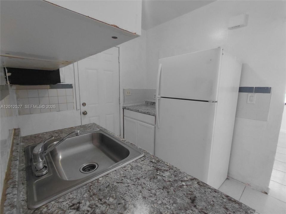 For Sale: $695,000 (0 beds, 0 baths, 2000 Square Feet)