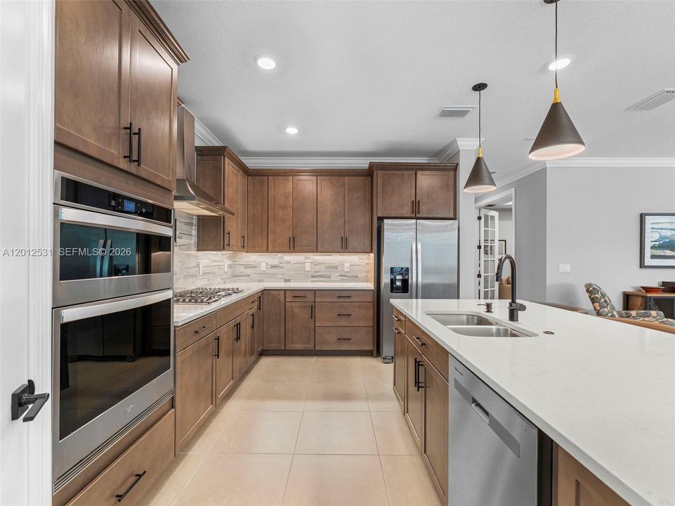 На продажу: $984,999 (3 спален, 2 ванн, 2235 Квадратных фут)