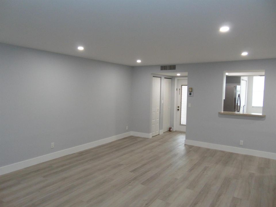 LIVING ROOM RECESSED LIGHTING