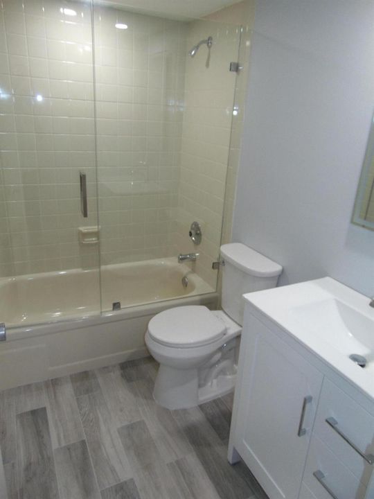 GUEST BATH TILE FLOOR