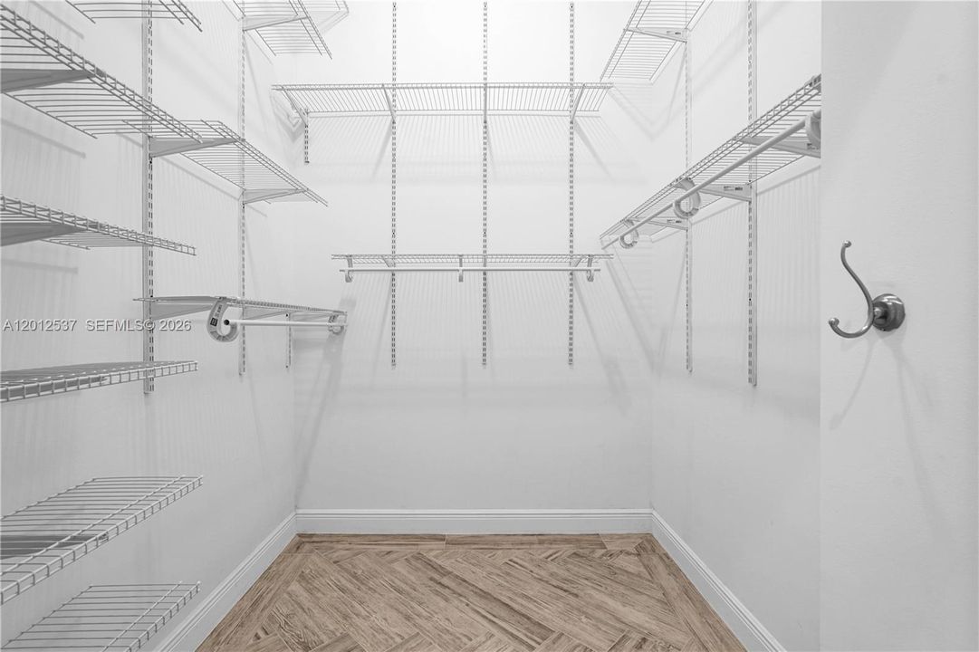 En Renta: $9,000 (4 camas, 3 baños, 2860 Pies cuadrados)