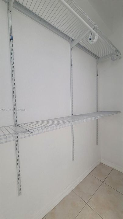 Active With Contract: $1,900 (1 beds, 1 baths, 548 Square Feet)