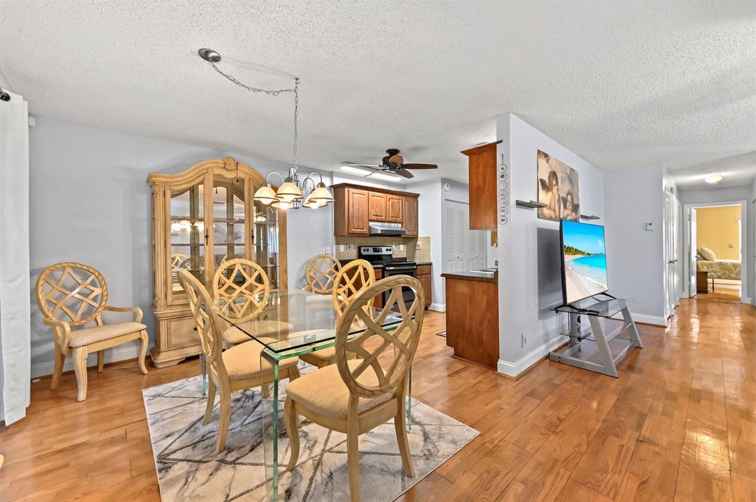 08 Dining room 01