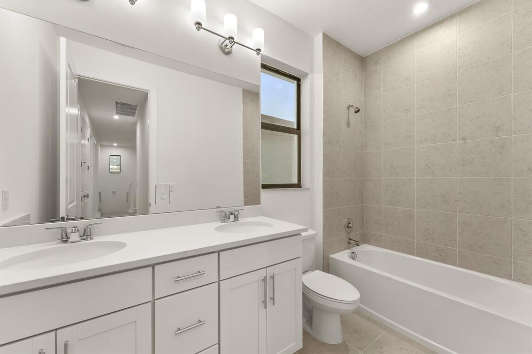 US_SEF_BALLADE_LOT 208_BATH 2