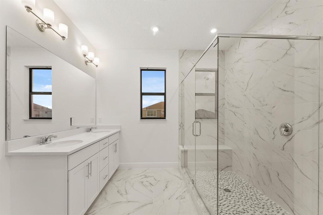 US_SEF_BALLADE_LOT 208_OWNERS BATH