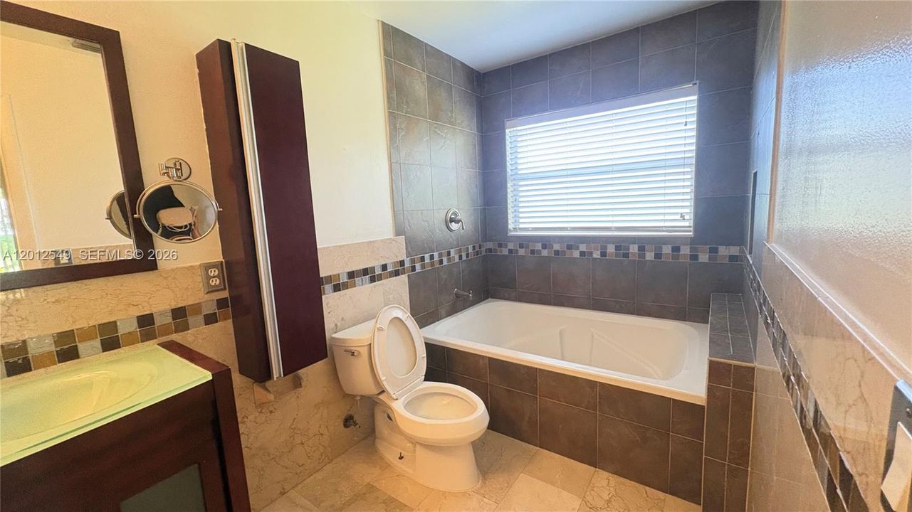 В аренду: $4,400 (3 спален, 2 ванн, 2106 Квадратных фут)
