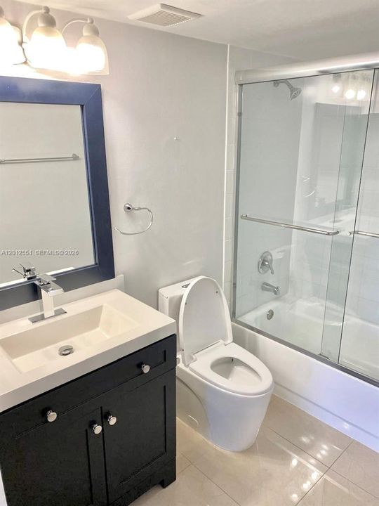 На продажу: $255,000 (1 спален, 1 ванн, 618 Квадратных фут)