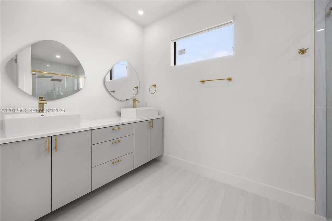 En Venta: $600,000 (4 camas, 3 baños, 0 Pies cuadrados)