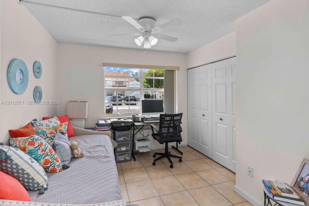 En Venta: $199,900 (2 camas, 2 baños, 930 Pies cuadrados)
