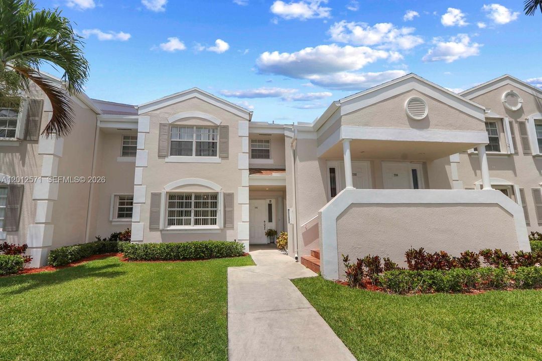En Venta: $199,900 (2 camas, 2 baños, 930 Pies cuadrados)