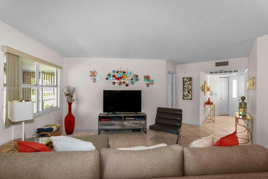 En Venta: $199,900 (2 camas, 2 baños, 930 Pies cuadrados)