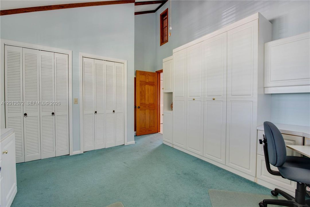 bedroom2/office