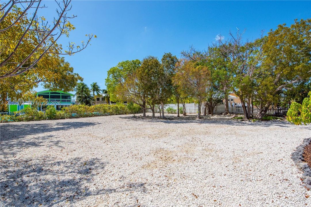 For Sale: $1,199,000 (2 beds, 2 baths, 1024 Square Feet)