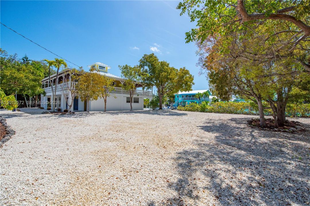 For Sale: $1,199,000 (2 beds, 2 baths, 1024 Square Feet)