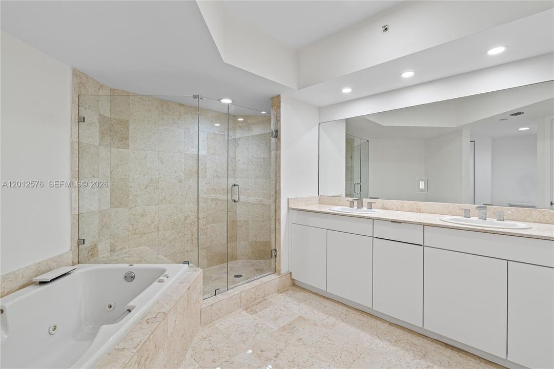 Под контрактом: $6,900 (3 спален, 2 ванн, 1865 Квадратных фут)