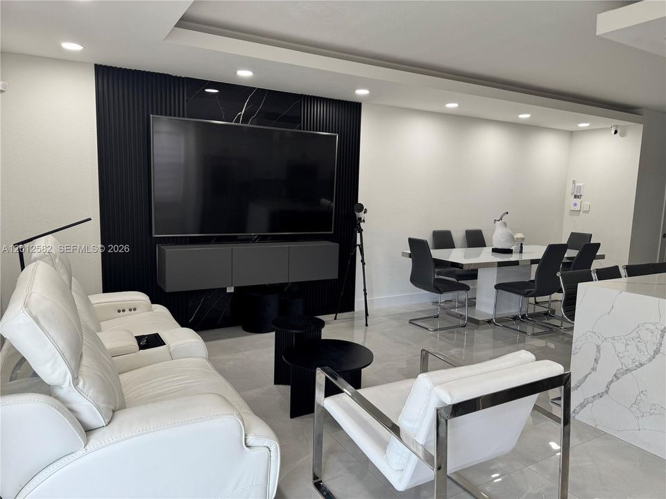 Activo con contrato: $3,150 (3 camas, 2 baños, 1651 Pies cuadrados)