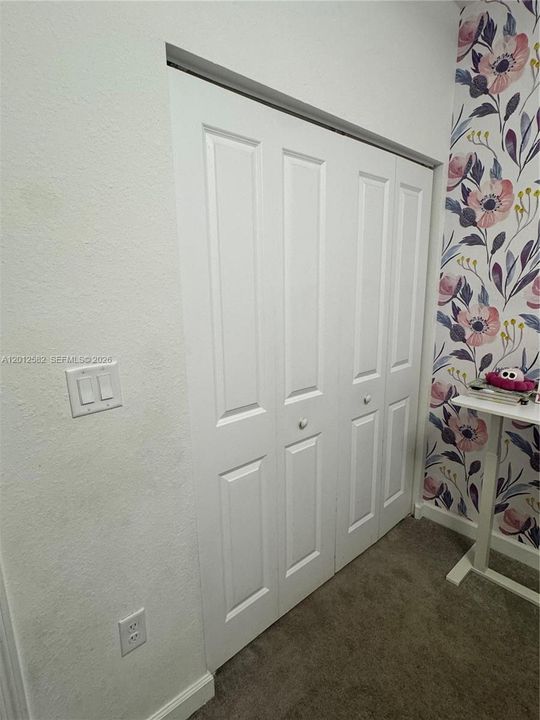 Activo con contrato: $3,150 (3 camas, 2 baños, 1651 Pies cuadrados)