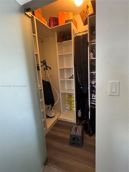 Activo con contrato: $3,150 (3 camas, 2 baños, 1651 Pies cuadrados)