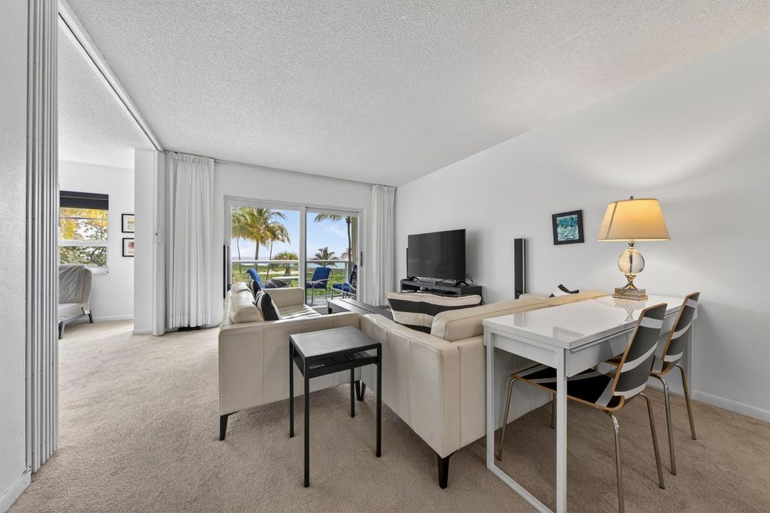 014-030-LivingDining Room-4000x2668