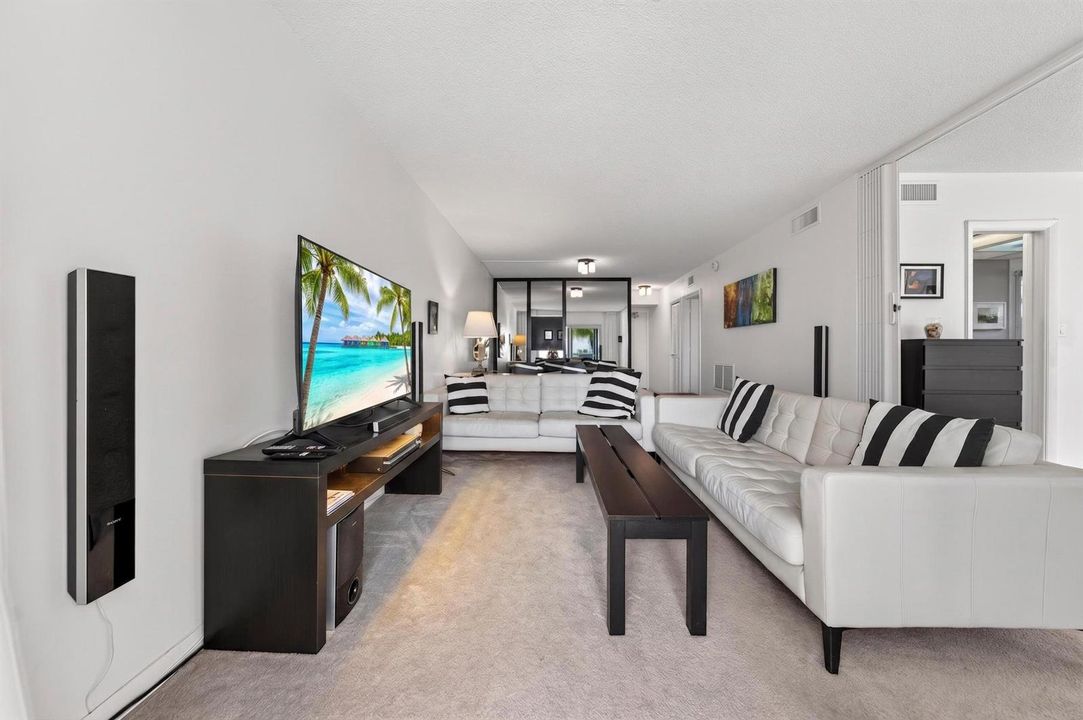 018-003-LivingDining Room-4000x2660