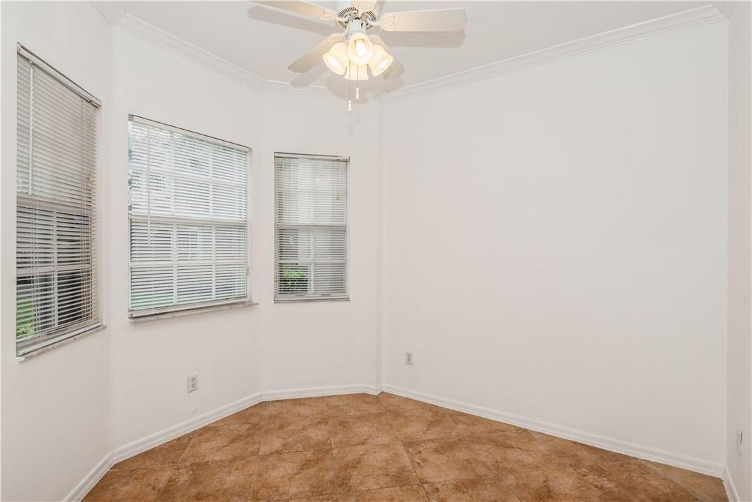 Breakfast/Dining Room