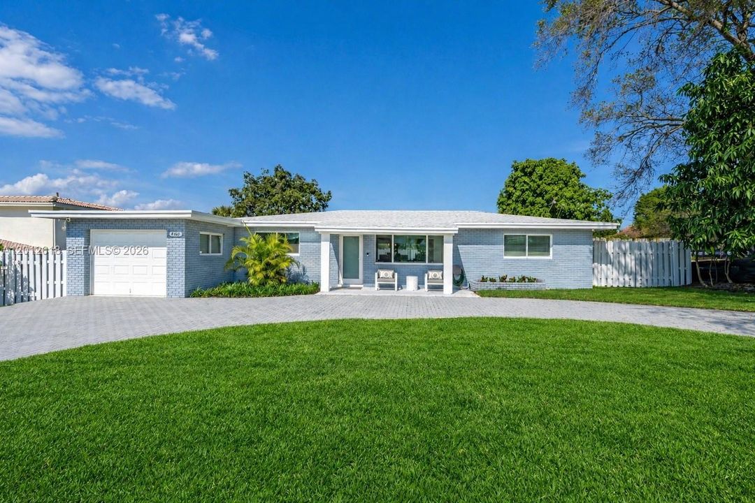 For Sale: $1,500,000 (4 beds, 2 baths, 2003 Square Feet)
