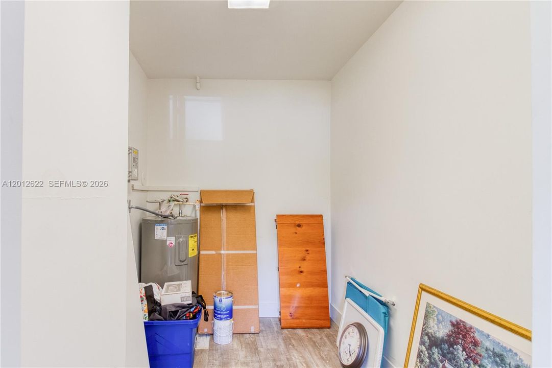 For Sale: $250,000 (2 beds, 2 baths, 1157 Square Feet)