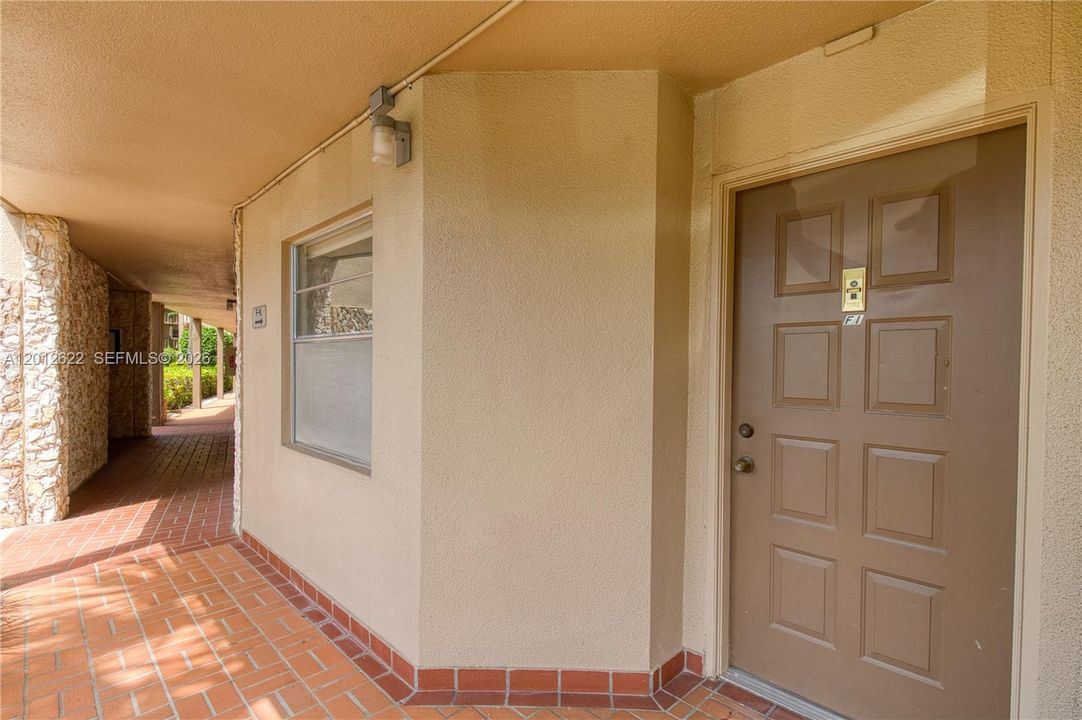 For Sale: $250,000 (2 beds, 2 baths, 1157 Square Feet)