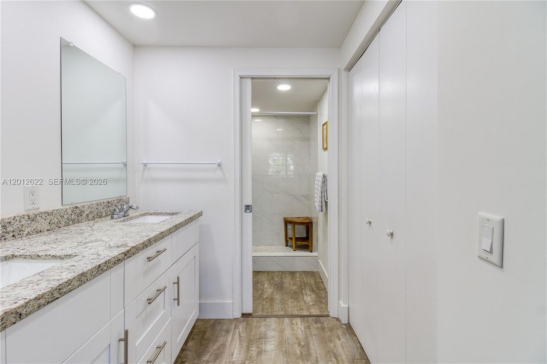 For Sale: $250,000 (2 beds, 2 baths, 1157 Square Feet)