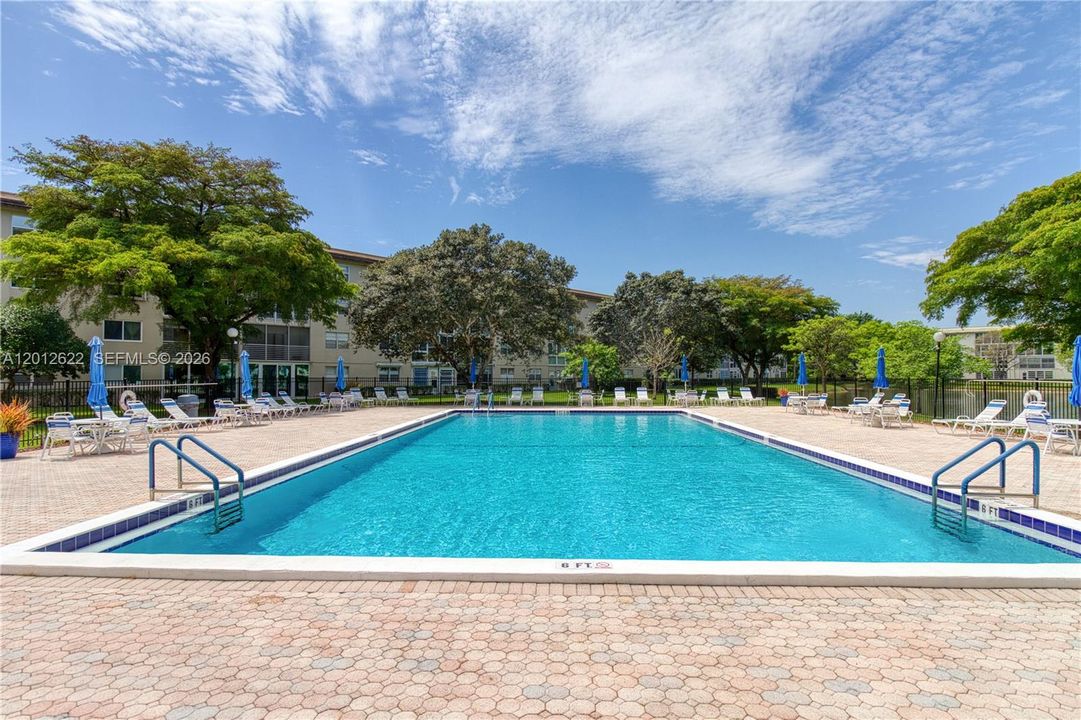 For Sale: $250,000 (2 beds, 2 baths, 1157 Square Feet)