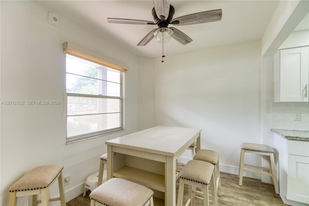 For Sale: $250,000 (2 beds, 2 baths, 1157 Square Feet)