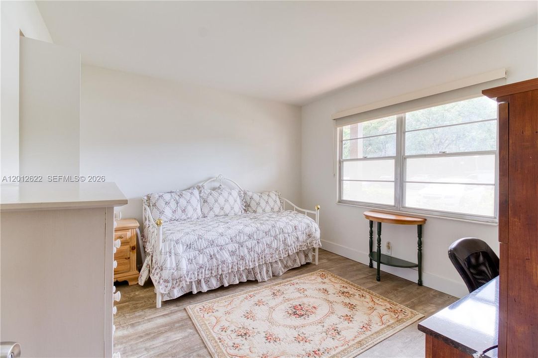 For Sale: $250,000 (2 beds, 2 baths, 1157 Square Feet)